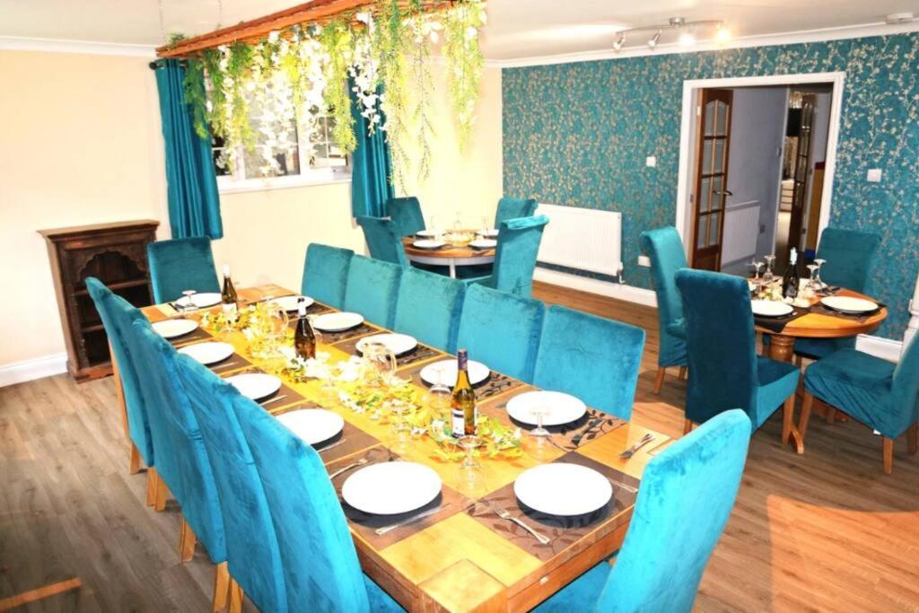 Hen & Stag Retreat Weekend Stay Sleeps 10 To 30 塞特福德 外观 照片